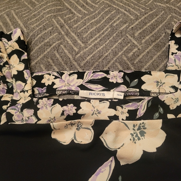 Ricki's 3/4 sleeve square neck blouse, size M - Picture 8 of 8